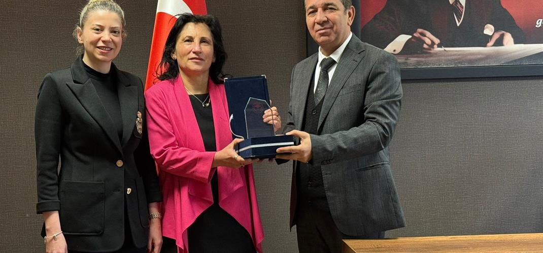 Kurumumuz personeli Sayın Mürüvvet CAYMAZ emekli olmuştur. Kurumumuza vermiş olduğu hizmetler için teşekkür eder. Bundan sonraki hayatında sağlık mutluluk ve huzur dileriz.