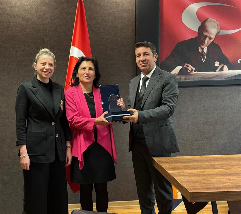 Kurumumuz personeli Sayın Mürüvvet CAYMAZ emekli olmuştur. Kurumumuza vermiş olduğu hizmetler için teşekkür eder. Bundan sonraki hayatında sağlık mutluluk ve huzur dileriz.